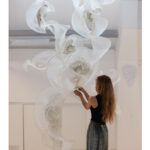 Beeld van Iris van Herpen bij de Perrier-Jouët Design for Nature Award